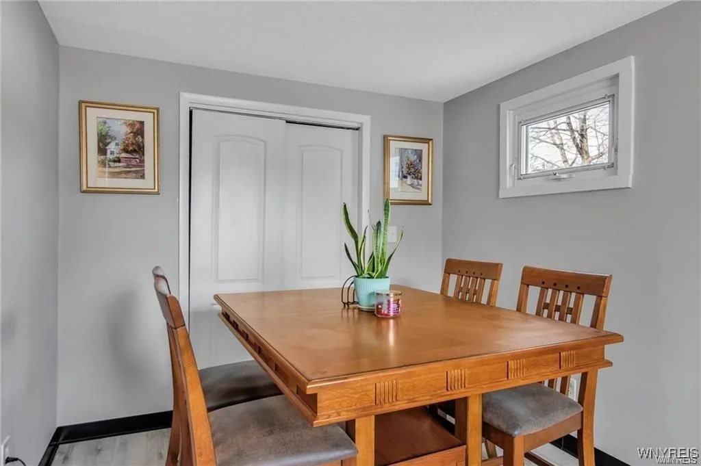 40 Remington Place, Buffalo, New York 14210, Buffalo, New York 14210, 3 Bedrooms Bedrooms, 7 Rooms Rooms,1 BathroomBathrooms,Residential,For Sale,40 Remington Place, Buffalo, New York 14210,B1621898