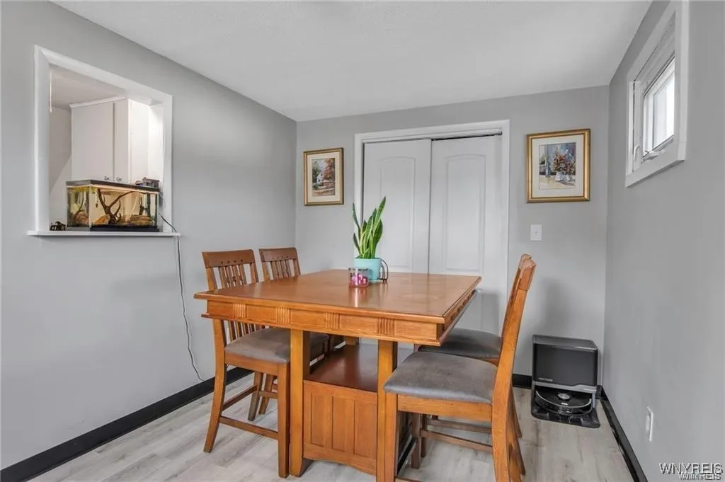 40 Remington Place, Buffalo, New York 14210, Buffalo, New York 14210, 3 Bedrooms Bedrooms, 7 Rooms Rooms,1 BathroomBathrooms,Residential,For Sale,40 Remington Place, Buffalo, New York 14210,B1621898