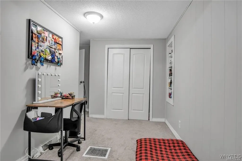 40 Remington Place, Buffalo, New York 14210, Buffalo, New York 14210, 3 Bedrooms Bedrooms, 7 Rooms Rooms,1 BathroomBathrooms,Residential,For Sale,40 Remington Place, Buffalo, New York 14210,B1621898