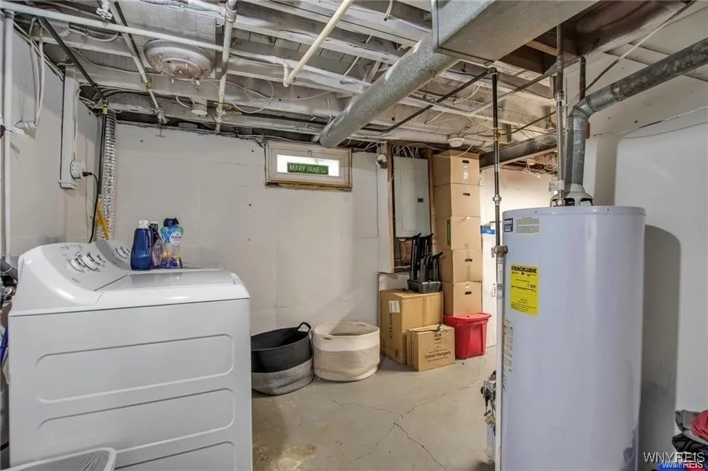 40 Remington Place, Buffalo, New York 14210, Buffalo, New York 14210, 3 Bedrooms Bedrooms, 7 Rooms Rooms,1 BathroomBathrooms,Residential,For Sale,40 Remington Place, Buffalo, New York 14210,B1621898