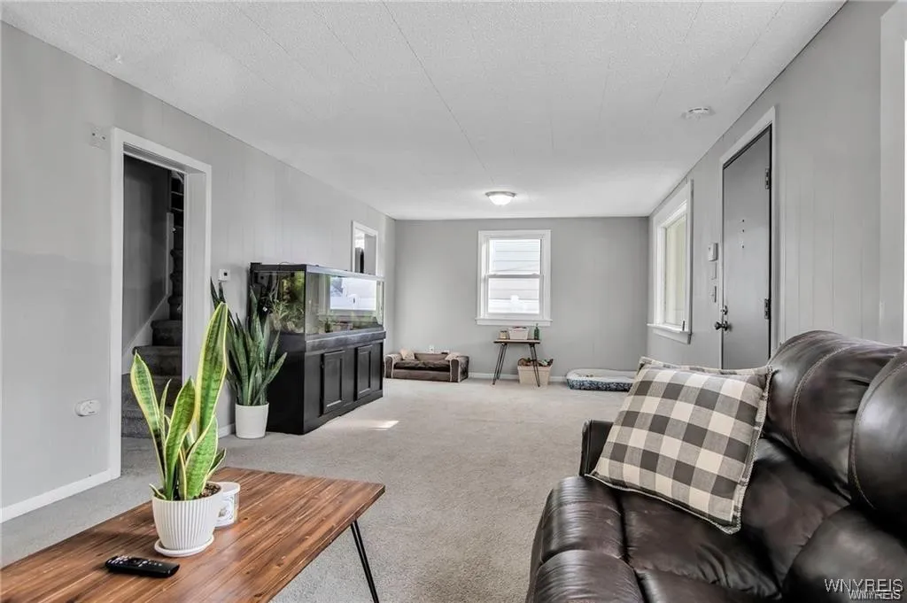 40 Remington Place, Buffalo, New York 14210, Buffalo, New York 14210, 3 Bedrooms Bedrooms, 7 Rooms Rooms,1 BathroomBathrooms,Residential,For Sale,40 Remington Place, Buffalo, New York 14210,B1621898