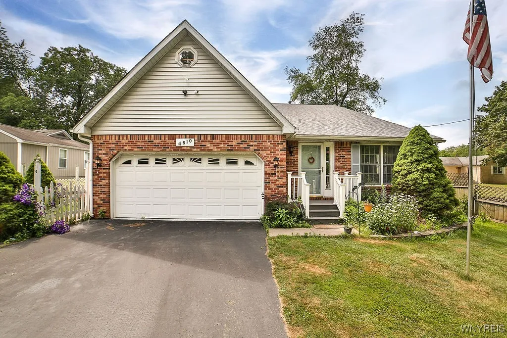 4610 Harris Hill Road, Clarence, New York 14221, Clarence, New York 14221, 4 Bedrooms Bedrooms, 14 Rooms Rooms,2 BathroomsBathrooms,Residential,For Sale,4610 Harris Hill Road, Clarence, New York 14221,B1621814