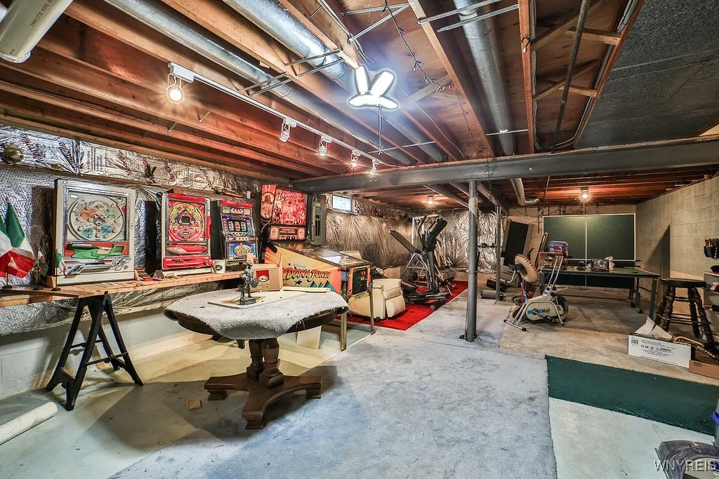 Full dry Basement