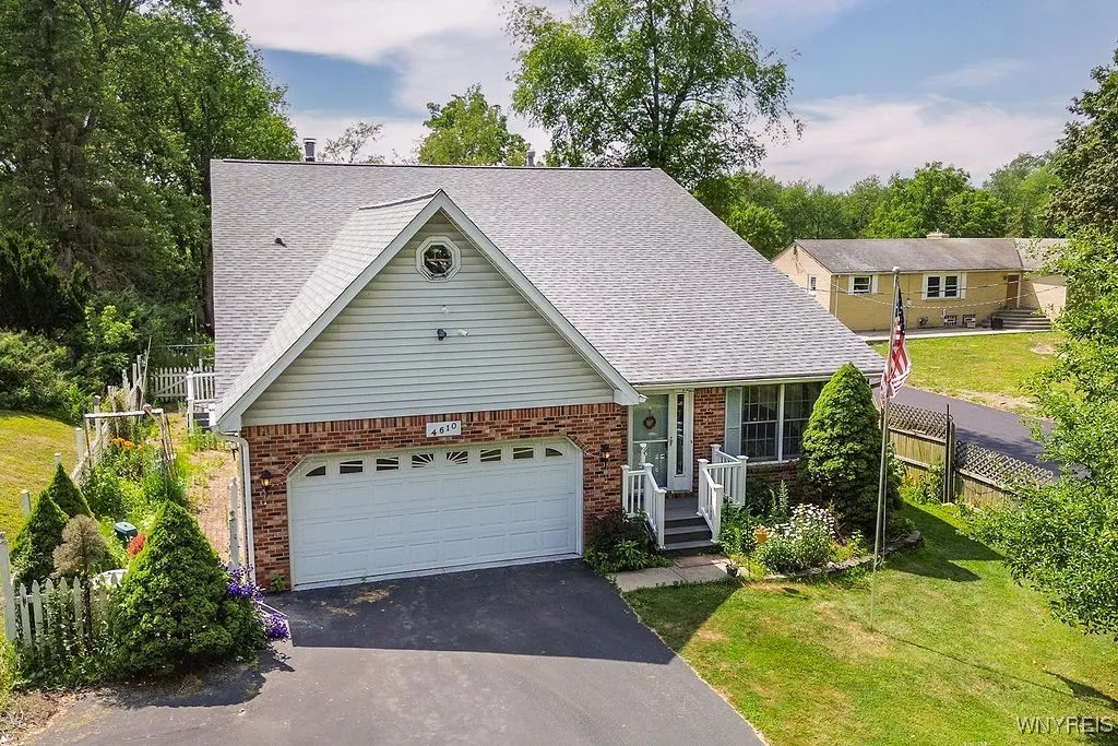 4610 Harris Hill Road, Clarence, New York 14221, Clarence, New York 14221, 4 Bedrooms Bedrooms, 14 Rooms Rooms,2 BathroomsBathrooms,Residential,For Sale,4610 Harris Hill Road, Clarence, New York 14221,B1621814