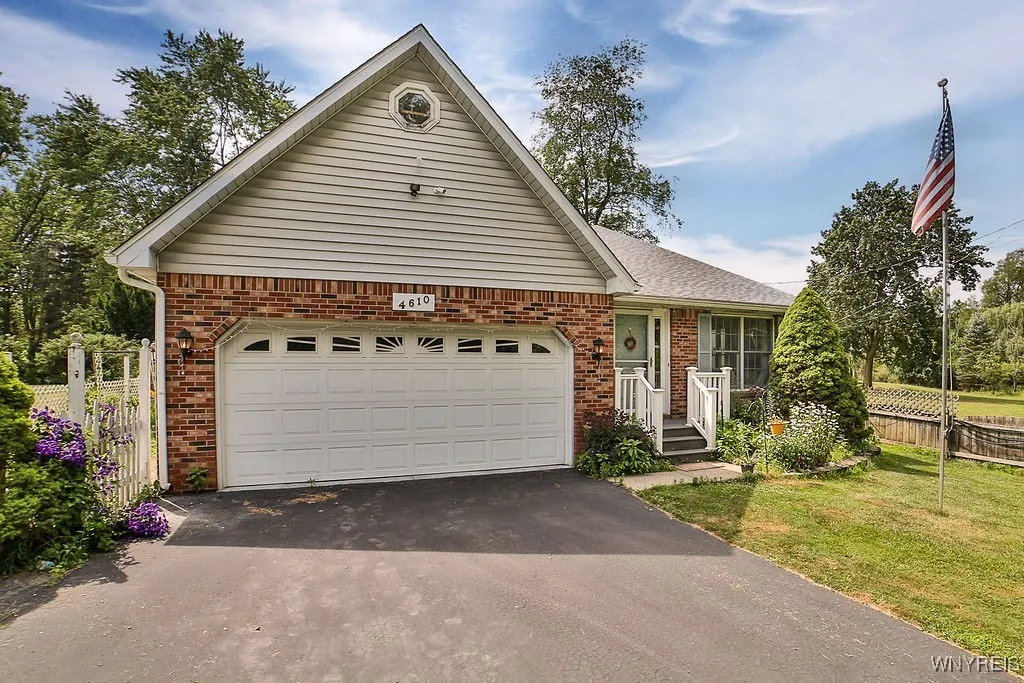 4610 Harris Hill Road, Clarence, New York 14221, Clarence, New York 14221, 4 Bedrooms Bedrooms, 14 Rooms Rooms,2 BathroomsBathrooms,Residential,For Sale,4610 Harris Hill Road, Clarence, New York 14221,B1621814