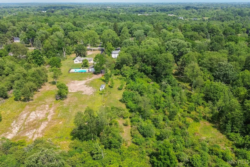 4610 Harris Hill Road, Clarence, New York 14221, Clarence, New York 14221, 4 Bedrooms Bedrooms, 14 Rooms Rooms,2 BathroomsBathrooms,Residential,For Sale,4610 Harris Hill Road, Clarence, New York 14221,B1621814