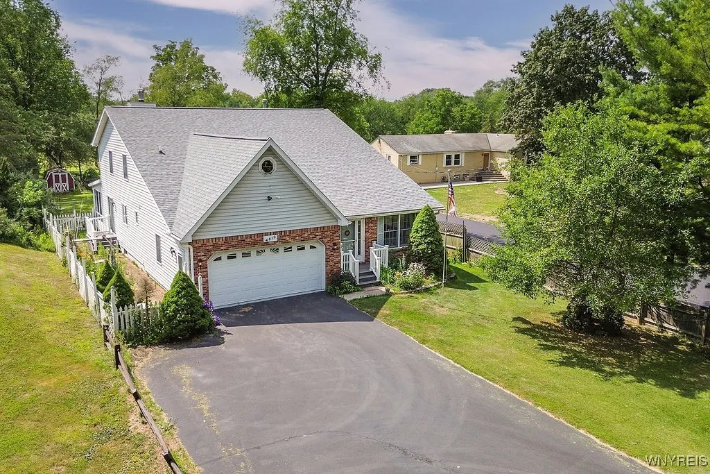 4610 Harris Hill Road, Clarence, New York 14221, Clarence, New York 14221, 4 Bedrooms Bedrooms, 14 Rooms Rooms,2 BathroomsBathrooms,Residential,For Sale,4610 Harris Hill Road, Clarence, New York 14221,B1621814