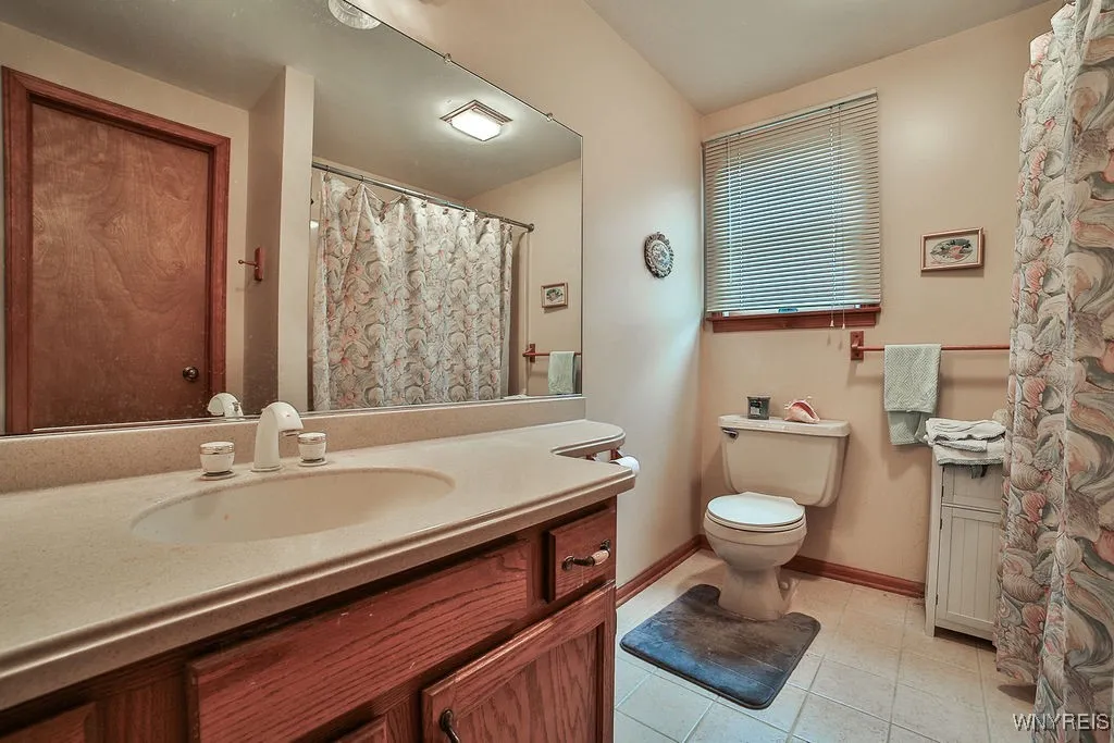 First floor main bath