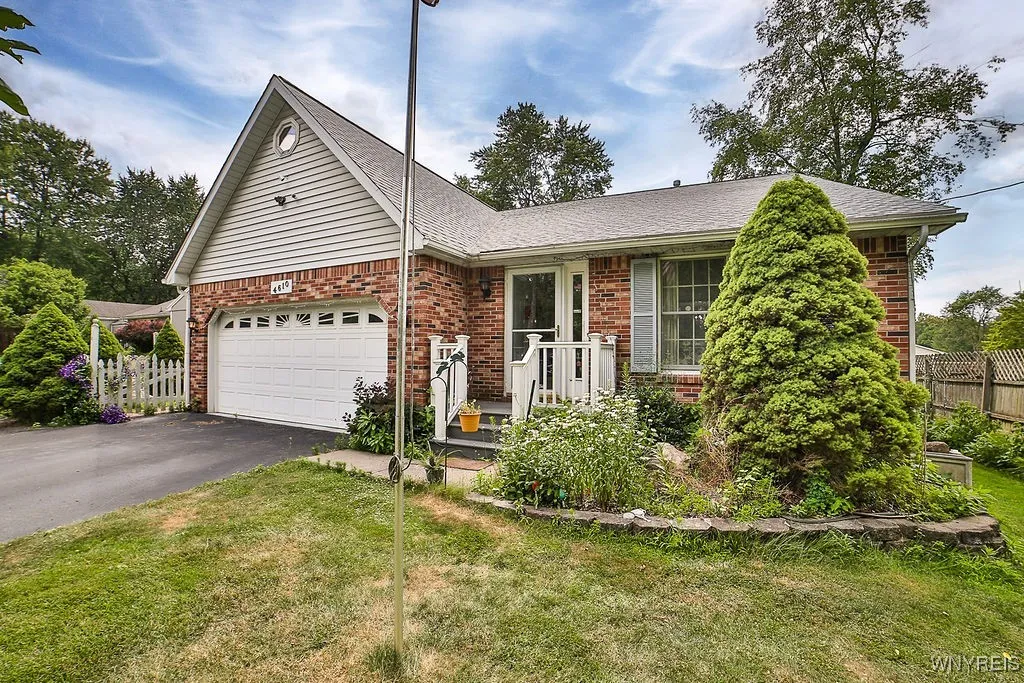 4610 Harris Hill Road, Clarence, New York 14221, Clarence, New York 14221, 4 Bedrooms Bedrooms, 14 Rooms Rooms,2 BathroomsBathrooms,Residential,For Sale,4610 Harris Hill Road, Clarence, New York 14221,B1621814