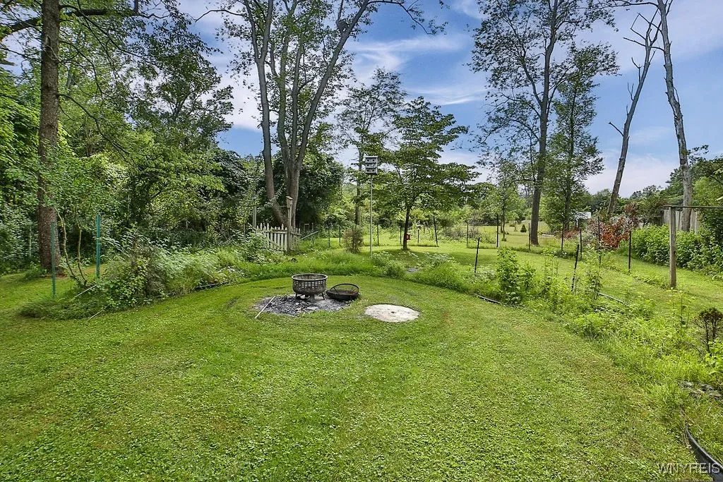 4610 Harris Hill Road, Clarence, New York 14221, Clarence, New York 14221, 4 Bedrooms Bedrooms, 14 Rooms Rooms,2 BathroomsBathrooms,Residential,For Sale,4610 Harris Hill Road, Clarence, New York 14221,B1621814