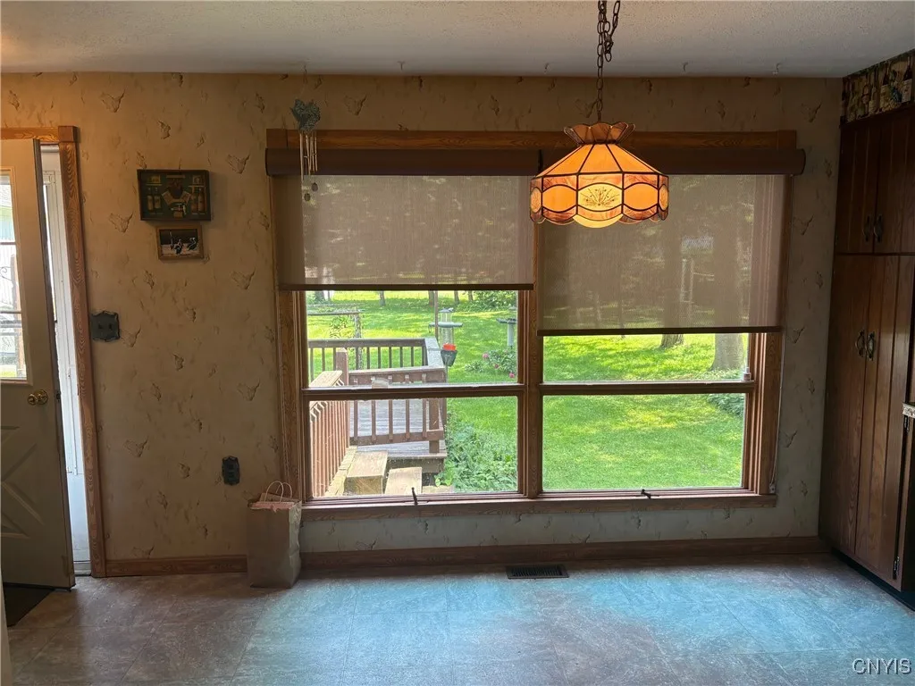 Table area in kitchen