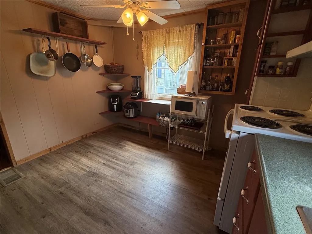 36 Patio Drive, Penfield, New York 14625, Penfield, New York 14625, 2 Bedrooms Bedrooms, 4 Rooms Rooms,1 BathroomBathrooms,Residential,For Sale,36 Patio Drive, Penfield, New York 14625,R1621900