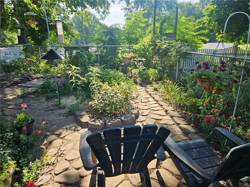 36 Patio Drive, Penfield, New York 14625, Penfield, New York 14625, 2 Bedrooms Bedrooms, 4 Rooms Rooms,1 BathroomBathrooms,Residential,For Sale,36 Patio Drive, Penfield, New York 14625,R1621900
