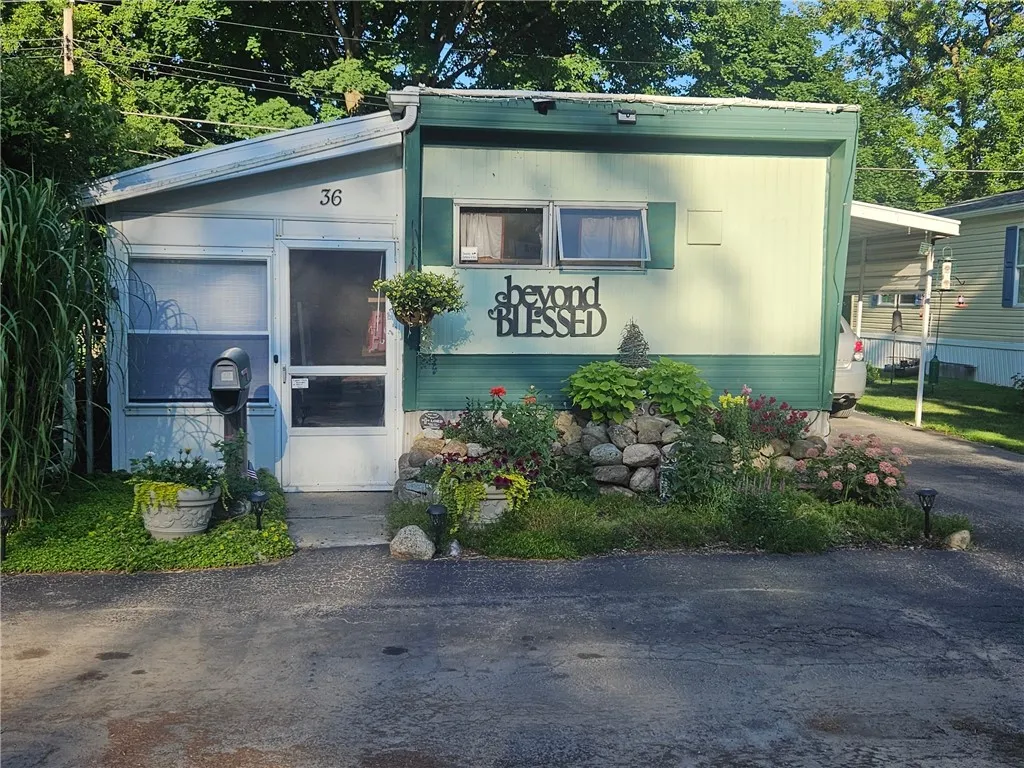 36 Patio Drive, Penfield, New York 14625, Penfield, New York 14625, 2 Bedrooms Bedrooms, 4 Rooms Rooms,1 BathroomBathrooms,Residential,For Sale,36 Patio Drive, Penfield, New York 14625,R1621900