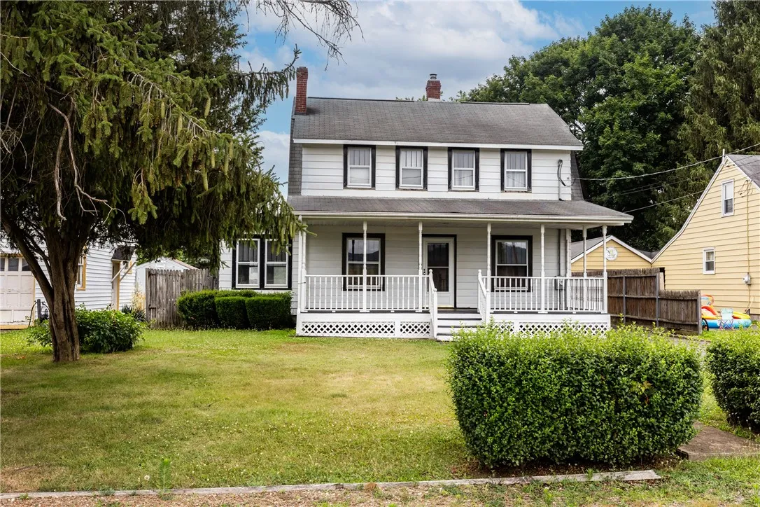 1995 Grand Central Avenue, Horseheads, New York 14, Horseheads, New York 14845, 3 Bedrooms Bedrooms, 9 Rooms Rooms,1 BathroomBathrooms,Residential,For Sale,1995 Grand Central Avenue, Horseheads, New York 14,R1621897