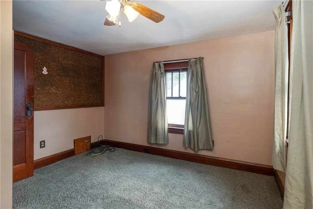1995 Grand Central Avenue, Horseheads, New York 14, Horseheads, New York 14845, 3 Bedrooms Bedrooms, 9 Rooms Rooms,1 BathroomBathrooms,Residential,For Sale,1995 Grand Central Avenue, Horseheads, New York 14,R1621897