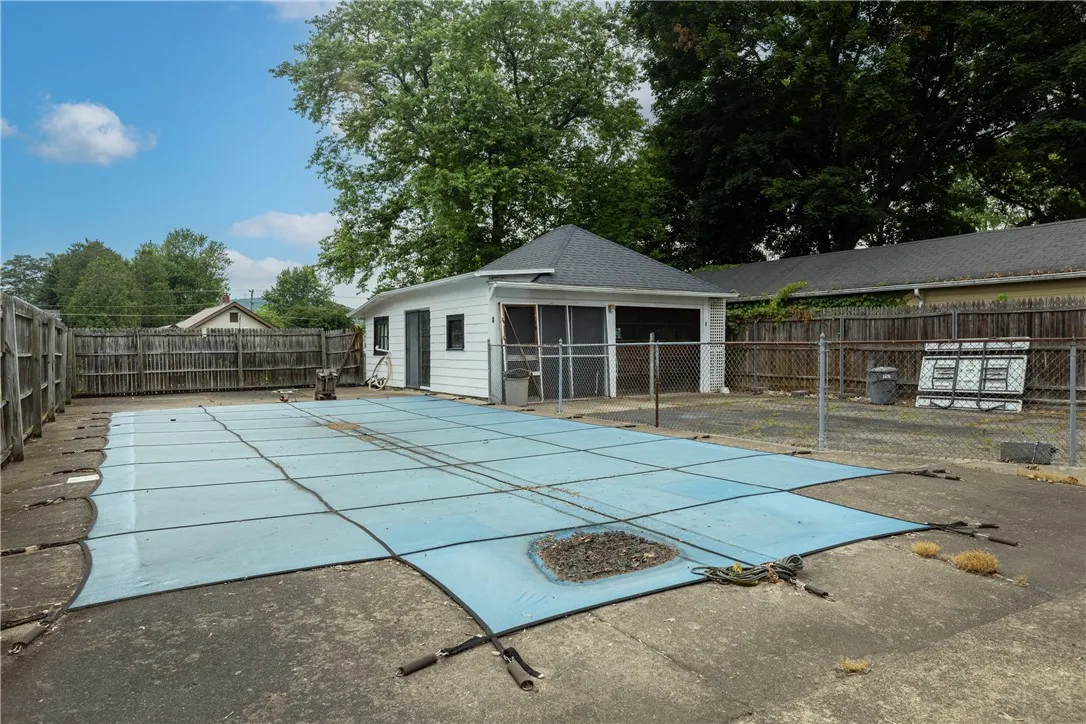 1995 Grand Central Avenue, Horseheads, New York 14, Horseheads, New York 14845, 3 Bedrooms Bedrooms, 9 Rooms Rooms,1 BathroomBathrooms,Residential,For Sale,1995 Grand Central Avenue, Horseheads, New York 14,R1621897