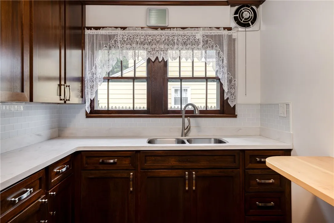 1995 Grand Central Avenue, Horseheads, New York 14, Horseheads, New York 14845, 3 Bedrooms Bedrooms, 9 Rooms Rooms,1 BathroomBathrooms,Residential,For Sale,1995 Grand Central Avenue, Horseheads, New York 14,R1621897