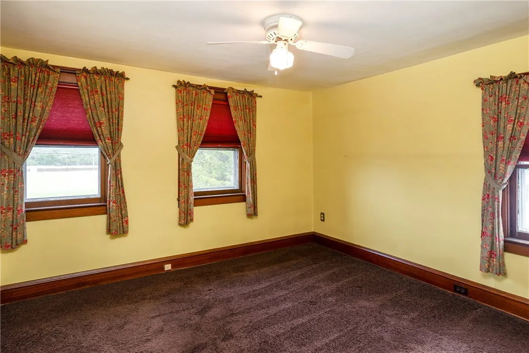 1995 Grand Central Avenue, Horseheads, New York 14, Horseheads, New York 14845, 3 Bedrooms Bedrooms, 9 Rooms Rooms,1 BathroomBathrooms,Residential,For Sale,1995 Grand Central Avenue, Horseheads, New York 14,R1621897