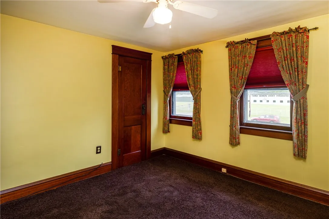 1995 Grand Central Avenue, Horseheads, New York 14, Horseheads, New York 14845, 3 Bedrooms Bedrooms, 9 Rooms Rooms,1 BathroomBathrooms,Residential,For Sale,1995 Grand Central Avenue, Horseheads, New York 14,R1621897