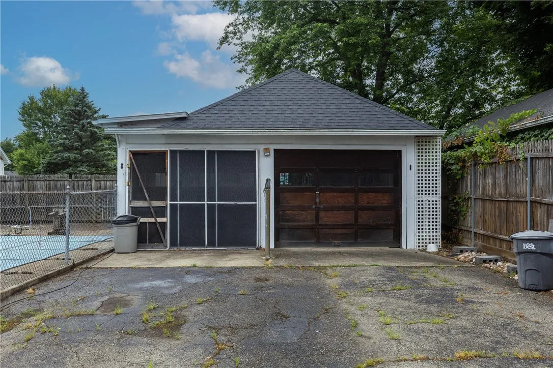 1995 Grand Central Avenue, Horseheads, New York 14, Horseheads, New York 14845, 3 Bedrooms Bedrooms, 9 Rooms Rooms,1 BathroomBathrooms,Residential,For Sale,1995 Grand Central Avenue, Horseheads, New York 14,R1621897