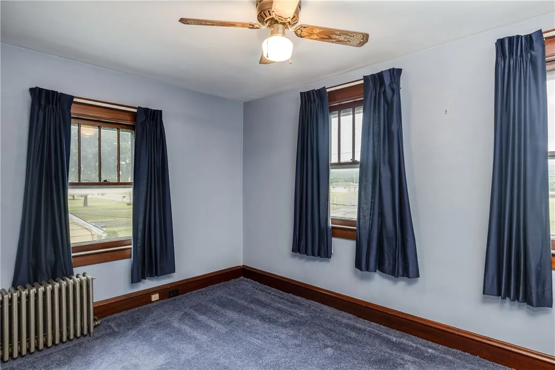 1995 Grand Central Avenue, Horseheads, New York 14, Horseheads, New York 14845, 3 Bedrooms Bedrooms, 9 Rooms Rooms,1 BathroomBathrooms,Residential,For Sale,1995 Grand Central Avenue, Horseheads, New York 14,R1621897