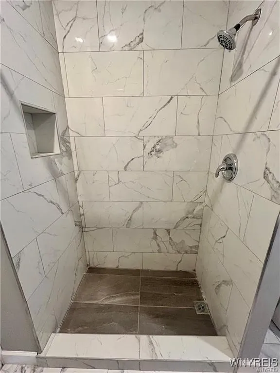432 Cedar Avenue 3, Niagara Falls, New York 14301, Niagara Falls, New York 14301, 2 Bedrooms Bedrooms, 6 Rooms Rooms,1 BathroomBathrooms,Residential Lease,For Rent,432 Cedar Avenue 3, Niagara Falls, New York 14301,B1621917
