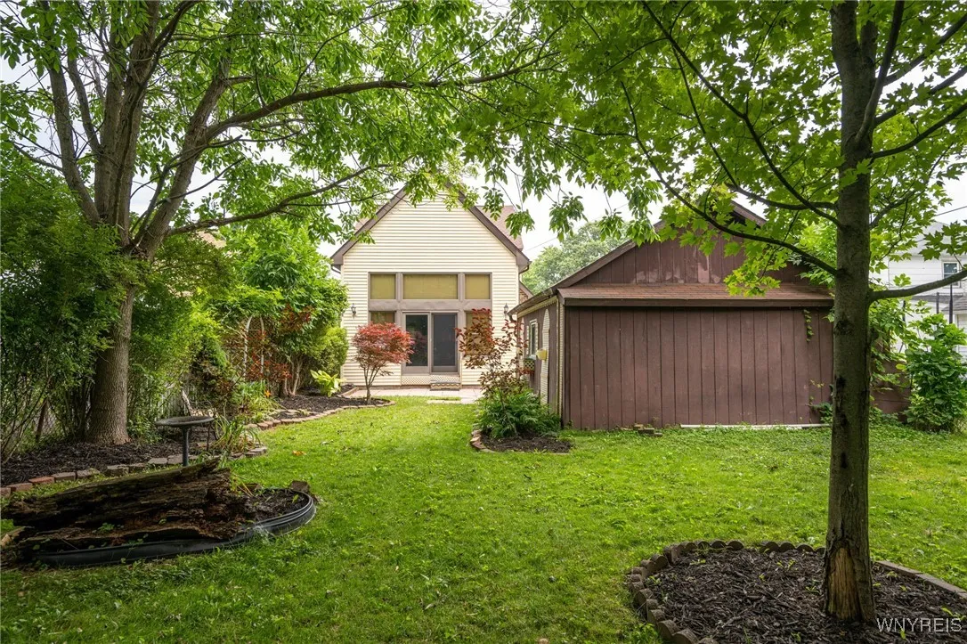 2912 Eggert Road, Tonawanda, New York 14150, Tonawanda, New York 14150, 3 Bedrooms Bedrooms, 9 Rooms Rooms,1 BathroomBathrooms,Residential,For Sale,2912 Eggert Road, Tonawanda, New York 14150,B1621675