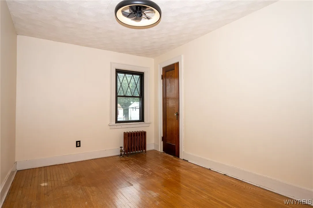 2912 Eggert Road, Tonawanda, New York 14150, Tonawanda, New York 14150, 3 Bedrooms Bedrooms, 9 Rooms Rooms,1 BathroomBathrooms,Residential,For Sale,2912 Eggert Road, Tonawanda, New York 14150,B1621675