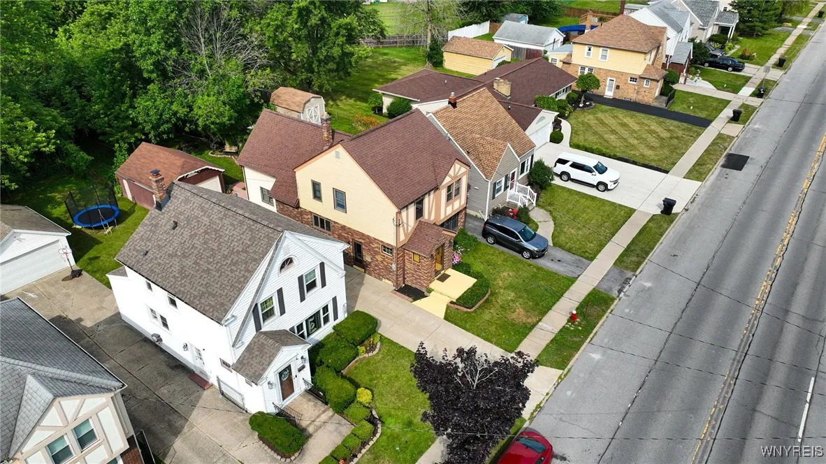 2912 Eggert Road, Tonawanda, New York 14150, Tonawanda, New York 14150, 3 Bedrooms Bedrooms, 9 Rooms Rooms,1 BathroomBathrooms,Residential,For Sale,2912 Eggert Road, Tonawanda, New York 14150,B1621675