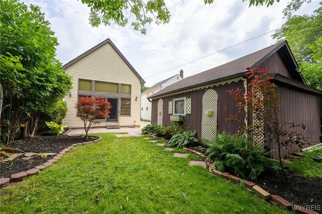 2912 Eggert Road, Tonawanda, New York 14150, Tonawanda, New York 14150, 3 Bedrooms Bedrooms, 9 Rooms Rooms,1 BathroomBathrooms,Residential,For Sale,2912 Eggert Road, Tonawanda, New York 14150,B1621675