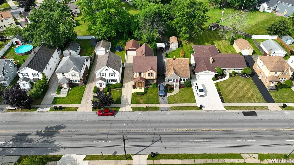 2912 Eggert Road, Tonawanda, New York 14150, Tonawanda, New York 14150, 3 Bedrooms Bedrooms, 9 Rooms Rooms,1 BathroomBathrooms,Residential,For Sale,2912 Eggert Road, Tonawanda, New York 14150,B1621675
