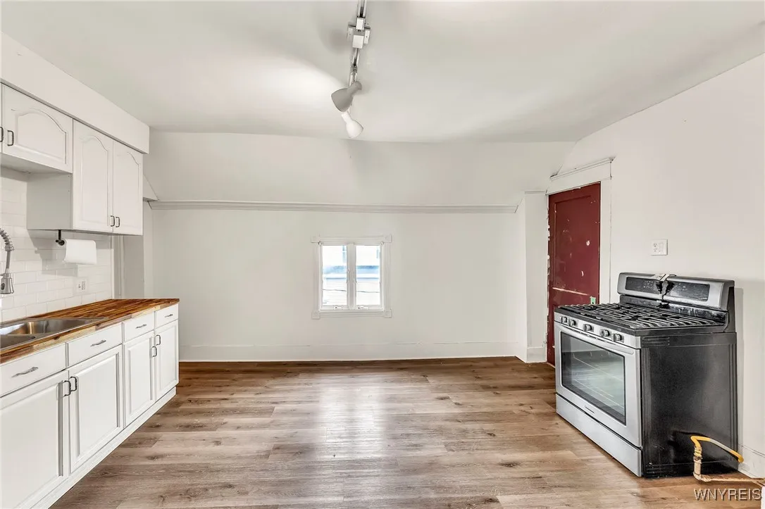 651 Prospect Avenue, Buffalo, New York 14213, Buffalo, New York 14213, 5 Bedrooms Bedrooms, ,2 BathroomsBathrooms,Residential,For Sale,651 Prospect Avenue, Buffalo, New York 14213,B1621681