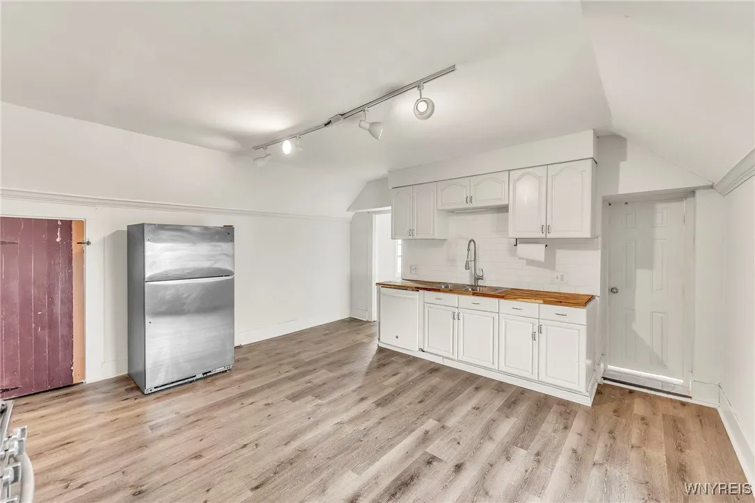 651 Prospect Avenue, Buffalo, New York 14213, Buffalo, New York 14213, 5 Bedrooms Bedrooms, ,2 BathroomsBathrooms,Residential,For Sale,651 Prospect Avenue, Buffalo, New York 14213,B1621681