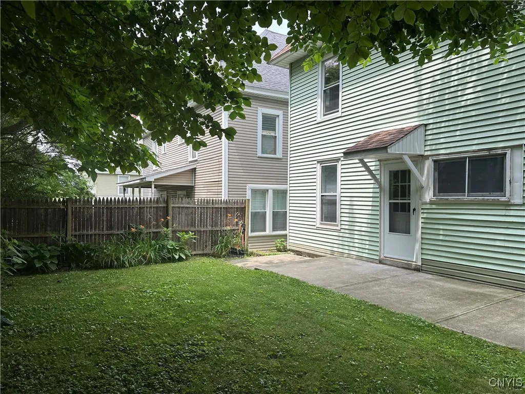 4 Cottage Street, Auburn, New York 13021, Auburn, New York 13021, 1 Bedroom Bedrooms, 5 Rooms Rooms,1 BathroomBathrooms,Residential Lease,Closed,4 Cottage Street, Auburn, New York 13021,S1621040
