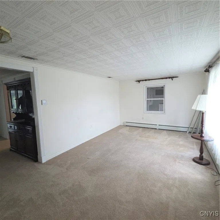 Living Room. Carpeted