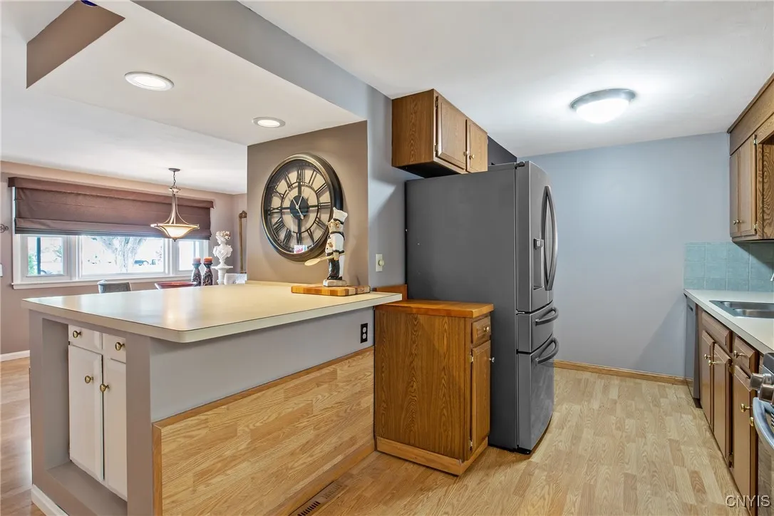 511 Drexler Street, Salina, New York 13088, Salina, New York 13088, 2 Bedrooms Bedrooms, 6 Rooms Rooms,2 BathroomsBathrooms,Residential,For Sale,511 Drexler Street, Salina, New York 13088,S1621911