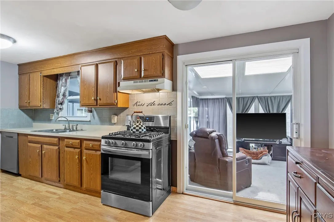 511 Drexler Street, Salina, New York 13088, Salina, New York 13088, 2 Bedrooms Bedrooms, 6 Rooms Rooms,2 BathroomsBathrooms,Residential,For Sale,511 Drexler Street, Salina, New York 13088,S1621911