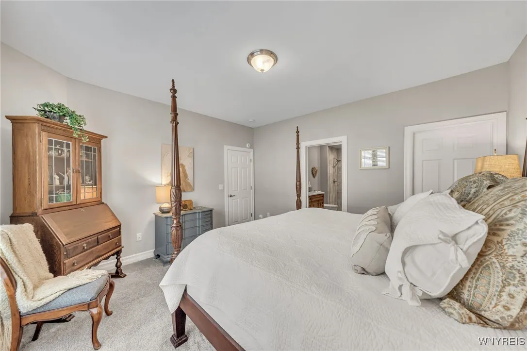 9443 Heritage Path B, Clarence, New York 14032, Clarence, New York 14032, 3 Bedrooms Bedrooms, 6 Rooms Rooms,3 BathroomsBathrooms,Residential,For Sale,9443 Heritage Path B, Clarence, New York 14032,B1621920