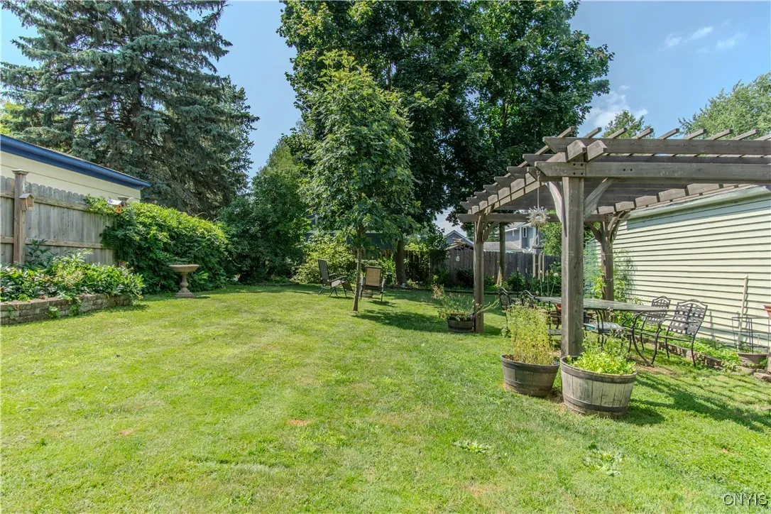 237 Michigan Avenue, Watertown City, New York 1360, Watertown City, New York 13601, 3 Bedrooms Bedrooms, 6 Rooms Rooms,1 BathroomBathrooms,Residential,For Sale,237 Michigan Avenue, Watertown City, New York 1360,S1621125