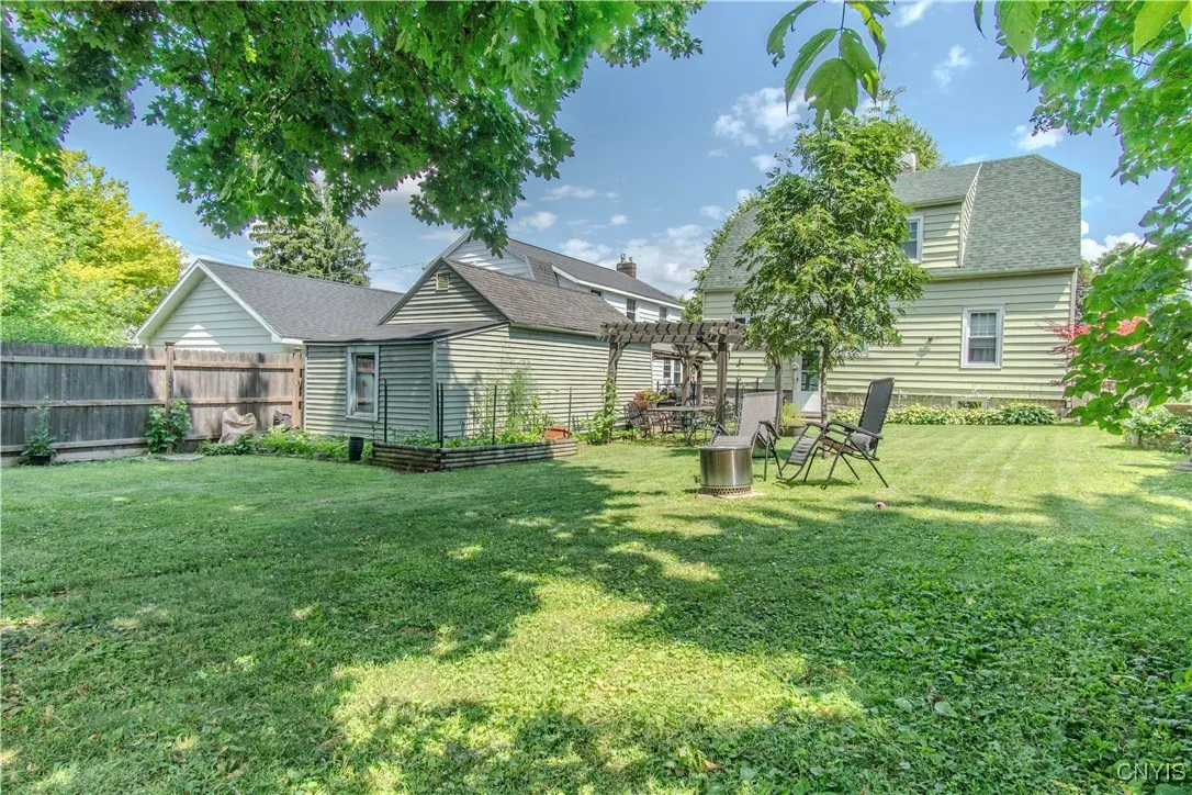 237 Michigan Avenue, Watertown City, New York 1360, Watertown City, New York 13601, 3 Bedrooms Bedrooms, 6 Rooms Rooms,1 BathroomBathrooms,Residential,For Sale,237 Michigan Avenue, Watertown City, New York 1360,S1621125