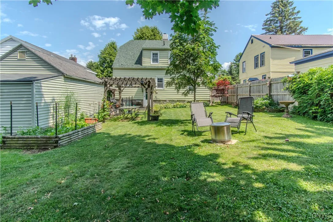 237 Michigan Avenue, Watertown City, New York 1360, Watertown City, New York 13601, 3 Bedrooms Bedrooms, 6 Rooms Rooms,1 BathroomBathrooms,Residential,For Sale,237 Michigan Avenue, Watertown City, New York 1360,S1621125