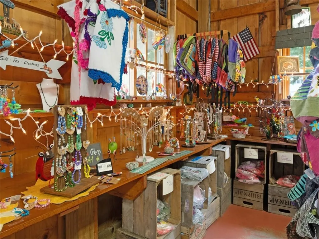 7277 Maple Ave, Sodus, New York 14551, Sodus, New York 14551, 7 Bedrooms Bedrooms, 15 Rooms Rooms,3 BathroomsBathrooms,Residential,For Sale,7277 Maple Ave, Sodus, New York 14551,R1621941