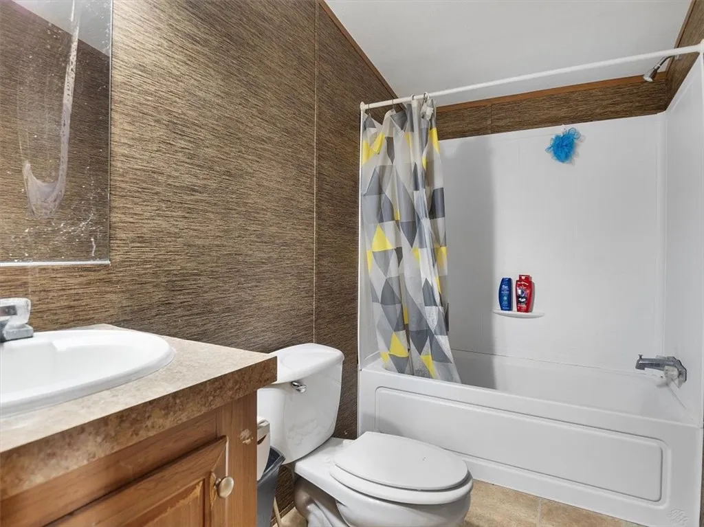 7277 Maple Ave, Sodus, New York 14551, Sodus, New York 14551, 7 Bedrooms Bedrooms, 15 Rooms Rooms,3 BathroomsBathrooms,Residential,For Sale,7277 Maple Ave, Sodus, New York 14551,R1621941