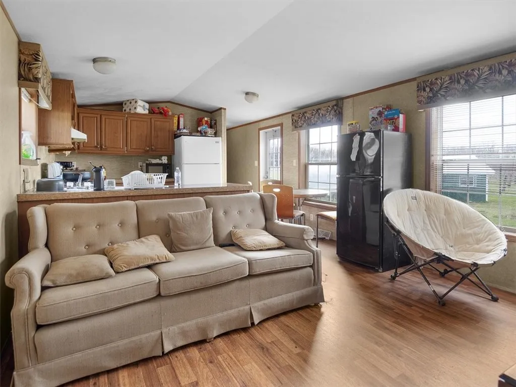 7277 Maple Ave, Sodus, New York 14551, Sodus, New York 14551, 7 Bedrooms Bedrooms, 15 Rooms Rooms,3 BathroomsBathrooms,Residential,For Sale,7277 Maple Ave, Sodus, New York 14551,R1621941