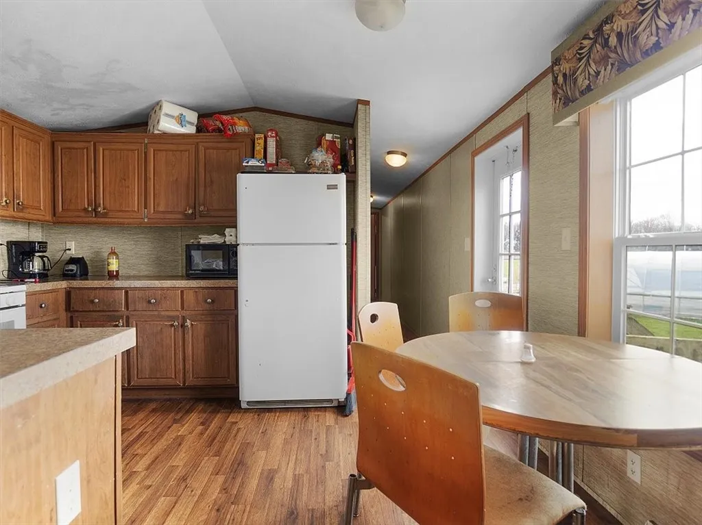 7277 Maple Ave, Sodus, New York 14551, Sodus, New York 14551, 7 Bedrooms Bedrooms, 15 Rooms Rooms,3 BathroomsBathrooms,Residential,For Sale,7277 Maple Ave, Sodus, New York 14551,R1621941