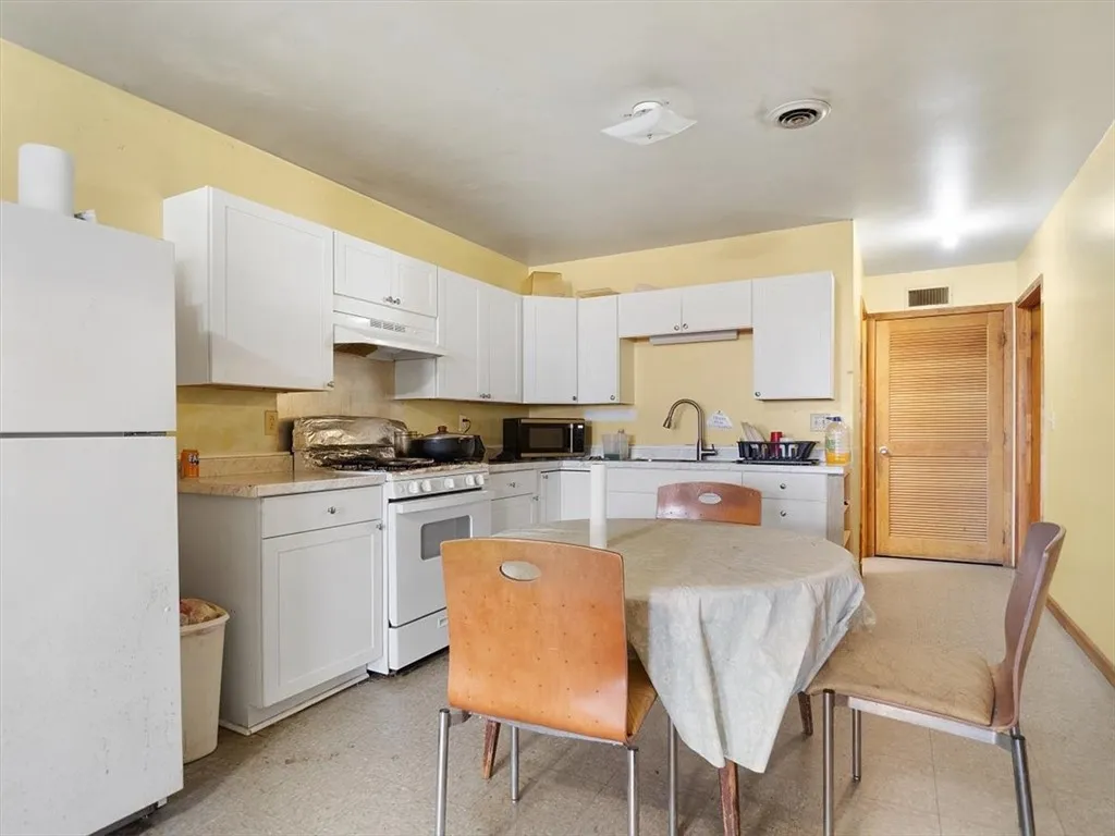 7277 Maple Ave, Sodus, New York 14551, Sodus, New York 14551, 7 Bedrooms Bedrooms, 15 Rooms Rooms,3 BathroomsBathrooms,Residential,For Sale,7277 Maple Ave, Sodus, New York 14551,R1621941