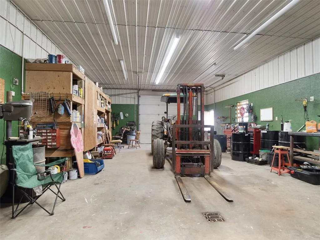 7277 Maple Ave, Sodus, New York 14551, Sodus, New York 14551, 7 Bedrooms Bedrooms, 15 Rooms Rooms,3 BathroomsBathrooms,Residential,For Sale,7277 Maple Ave, Sodus, New York 14551,R1621941