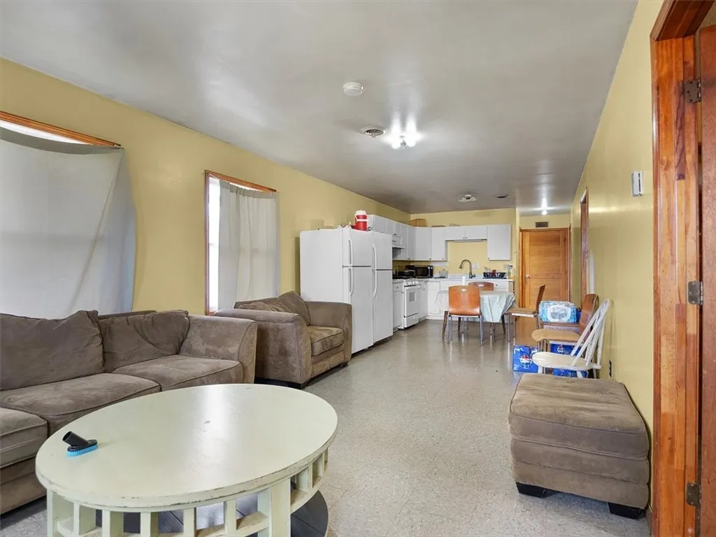 7277 Maple Ave, Sodus, New York 14551, Sodus, New York 14551, 7 Bedrooms Bedrooms, 15 Rooms Rooms,3 BathroomsBathrooms,Residential,For Sale,7277 Maple Ave, Sodus, New York 14551,R1621941
