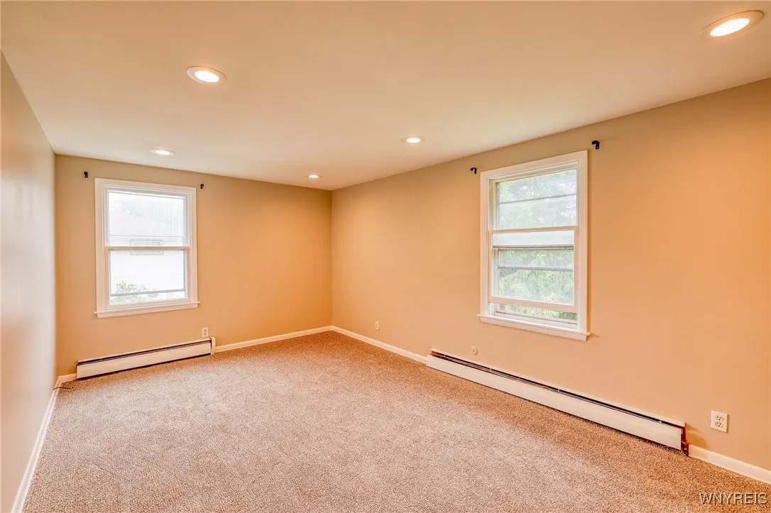 1946 Bedell Road, Grand Island, New York 14072, Grand Island, New York 14072, 3 Bedrooms Bedrooms, 7 Rooms Rooms,1 BathroomBathrooms,Residential,For Sale,1946 Bedell Road, Grand Island, New York 14072,B1621352